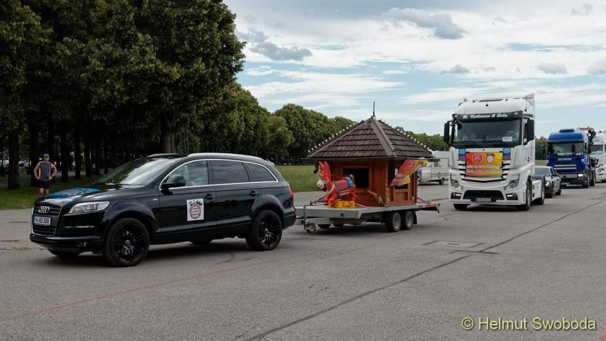 Bayerische Marktkaufleute und Schausteller brauchen Hilfe-Fahrzeugkorso