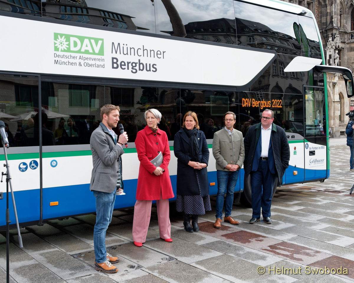 Muenchner Bergbus - Saisonauftakt 2022
