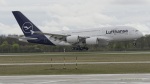 A380 - erste Landung auf Flughafen Muenchen nach Corona A380 - erste Landung auf Flughafen Muenchen nach Corona