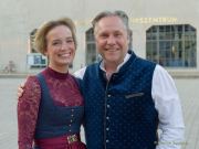 Angermaier Trachten Nacht 2023 - Begruessung und Saalfotos Angermaier Trachten Nacht 2023 - Begruessung und Saalfotos