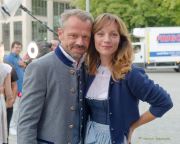 Angermaier Trachten Nacht 2023 - Begruessung und Saalfotos