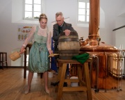 Anzapftraining der Bayerischen Bierkoenigin 2024