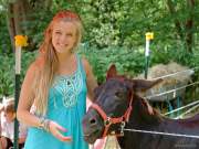 d130803-12073570-100-artists_for_kids