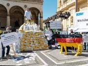 d200518-111637-314-100-milchpulverpyramide d200518-111637-314-100-milchpulverpyramide