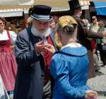 d190802-124659-000-100-brunnenfest-viktualienmarkt