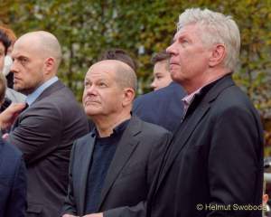 Plus-Energie-Häuser werden Bundeskanzler Olaf Scholz vorgestellt