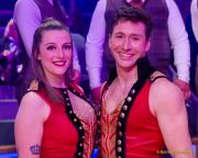 Circus Krone 2025 Weltpremiere von „Farbenspiel – Gold Edition“ im modernen Mega-Zelt