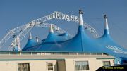 Circus Krone 2025 Weltpremiere von „Farbenspiel – Gold Edition“ im modernen Mega-Zelt