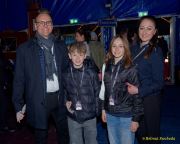 Circus Krone 2025 Weltpremiere von „Farbenspiel – Gold Edition“ im modernen Mega-Zelt