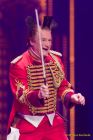 Circus Krone 2025 Weltpremiere von „Farbenspiel – Gold Edition“ im modernen Mega-Zelt