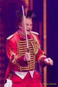 Circus Krone 2025 Weltpremiere von „Farbenspiel – Gold Edition“ im modernen Mega-Zelt