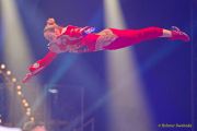 Circus Krone 2025 Weltpremiere von „Farbenspiel – Gold Edition“ im modernen Mega-Zelt