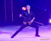 Circus Krone 2025 Weltpremiere von „Farbenspiel – Gold Edition“ im modernen Mega-Zelt