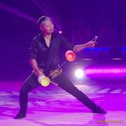 Circus Krone 2025 Weltpremiere von „Farbenspiel – Gold Edition“ im modernen Mega-Zelt