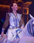 Circus Krone 2025 Weltpremiere von „Farbenspiel – Gold Edition“ im modernen Mega-Zelt