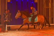 Circus Krone 2025 Weltpremiere von „Farbenspiel – Gold Edition“ im modernen Mega-Zelt