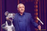 Circus Krone 2025 Weltpremiere von „Farbenspiel – Gold Edition“ im modernen Mega-Zelt