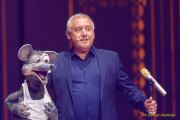 Circus Krone 2025 Weltpremiere von „Farbenspiel – Gold Edition“ im modernen Mega-Zelt
