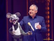 Circus Krone 2025 Weltpremiere von „Farbenspiel – Gold Edition“ im modernen Mega-Zelt