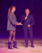 Circus Krone 2025 Weltpremiere von „Farbenspiel – Gold Edition“ im modernen Mega-Zelt