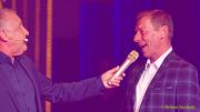 Circus Krone 2025 Weltpremiere von „Farbenspiel – Gold Edition“ im modernen Mega-Zelt