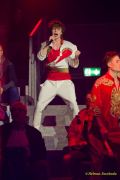 Circus Krone 2025 Weltpremiere von „Farbenspiel – Gold Edition“ im modernen Mega-Zelt