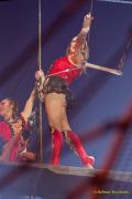Circus Krone 2025 Weltpremiere von „Farbenspiel – Gold Edition“ im modernen Mega-Zelt