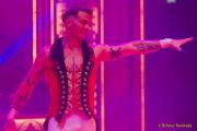 Circus Krone 2025 Weltpremiere von „Farbenspiel – Gold Edition“ im modernen Mega-Zelt