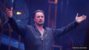 Circus Krone 2025 Weltpremiere von „Farbenspiel – Gold Edition“ im modernen Mega-Zelt