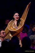 Circus Krone 2025 Weltpremiere von „Farbenspiel – Gold Edition“ im modernen Mega-Zelt