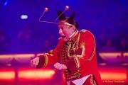 Circus Krone 2025 Weltpremiere von „Farbenspiel – Gold Edition“ im modernen Mega-Zelt