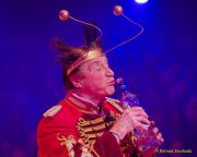 Circus Krone 2025 Weltpremiere von „Farbenspiel – Gold Edition“ im modernen Mega-Zelt