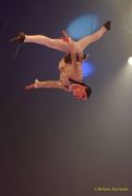Circus Krone 2025 Weltpremiere von „Farbenspiel – Gold Edition“ im modernen Mega-Zelt