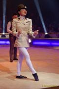 Circus Krone 2025 Weltpremiere von „Farbenspiel – Gold Edition“ im modernen Mega-Zelt