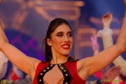 Circus Krone 2025 Weltpremiere von „Farbenspiel – Gold Edition“ im modernen Mega-Zelt