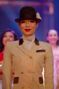 Circus Krone 2025 Weltpremiere von „Farbenspiel – Gold Edition“ im modernen Mega-Zelt
