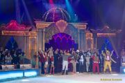 Circus Krone 2025 Weltpremiere von „Farbenspiel – Gold Edition“ im modernen Mega-Zelt