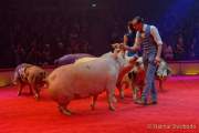 d191225-184125-920-100-circus_krone-hereinspaziert-manege_frei-premiere