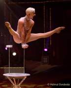 d191012-204644-680-100-roncalli-show