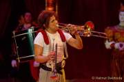 d191012-210413-570-100-roncalli-show
