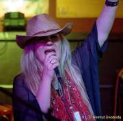 d150416-21021370-r00-claudia_cane_and_friends