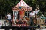 d200709-120722-600-100-hilfe_fuer_marktkaufleute_und_schausteller-fahrzeugkorso