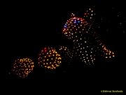 DroneArt Show 2026 auf der Galopprennbahn München Riem DroneArt Show 2026 auf der Galopprennbahn München Riem