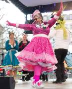 d180213-113725-800-r00-fasching_viktualienmarkt-tanz_der_marktweiber