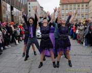 d200216-143743-340-100-faschingszug-muc