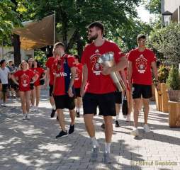 d190625-175359-290-100-fcb-basketball-meisterschaftsfeier