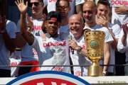 d160522-15414960-100-fcb-double-feier