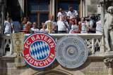 d160522-15571380-100-fcb-double-feier