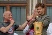 d190526-151907-720-100-fcb-double-feier