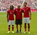 d160806-16051670-100-fcbday1